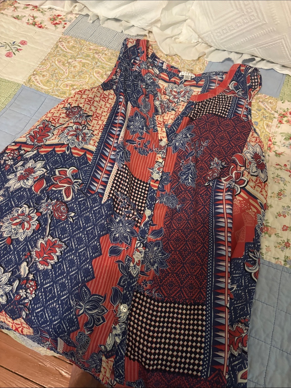 Spense Patchwork Floral Button-Front Tank Top in Navy and Coral - Picture 5 of 5
